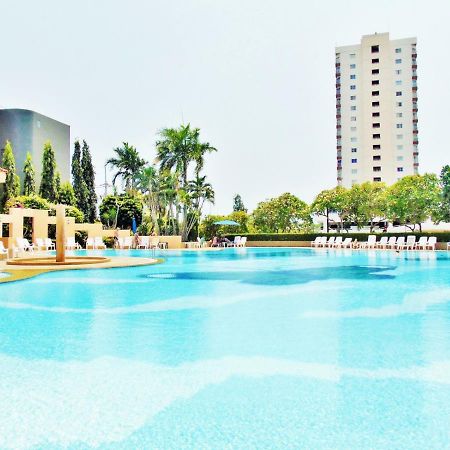 Sea View Beachfront Condos Pattaya Jomtien Beach Exterior photo