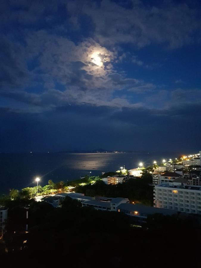 Sea View Beachfront Condos Pattaya Jomtien Beach Exterior photo