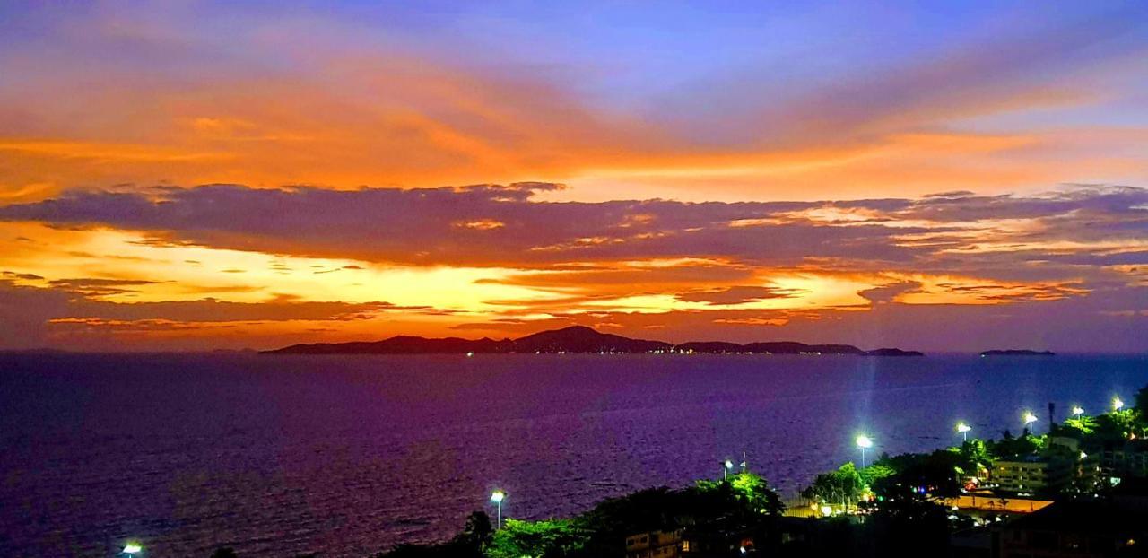 Sea View Beachfront Condos Pattaya Jomtien Beach Exterior photo