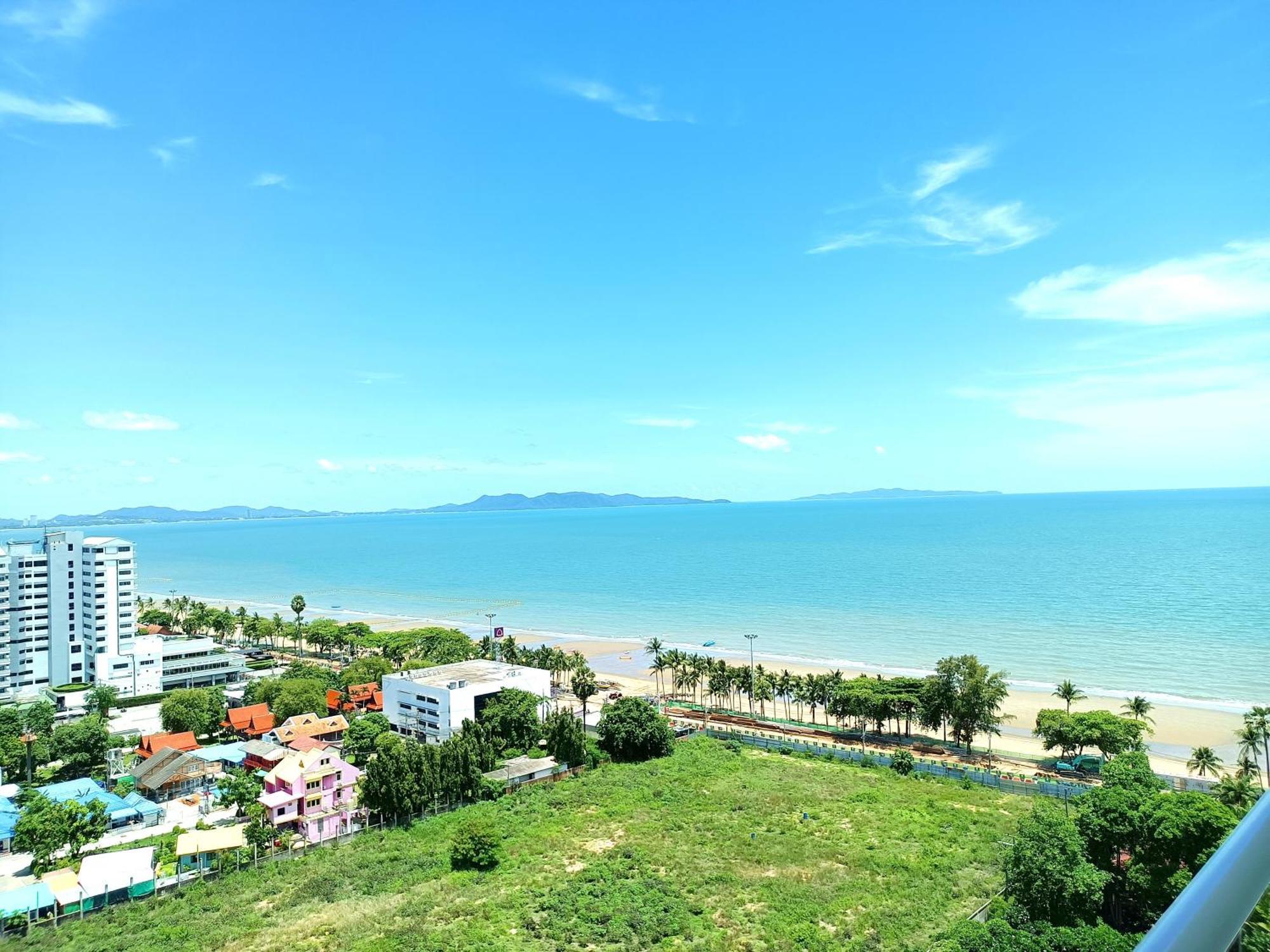 Sea View Beachfront Condos Pattaya Jomtien Beach Exterior photo