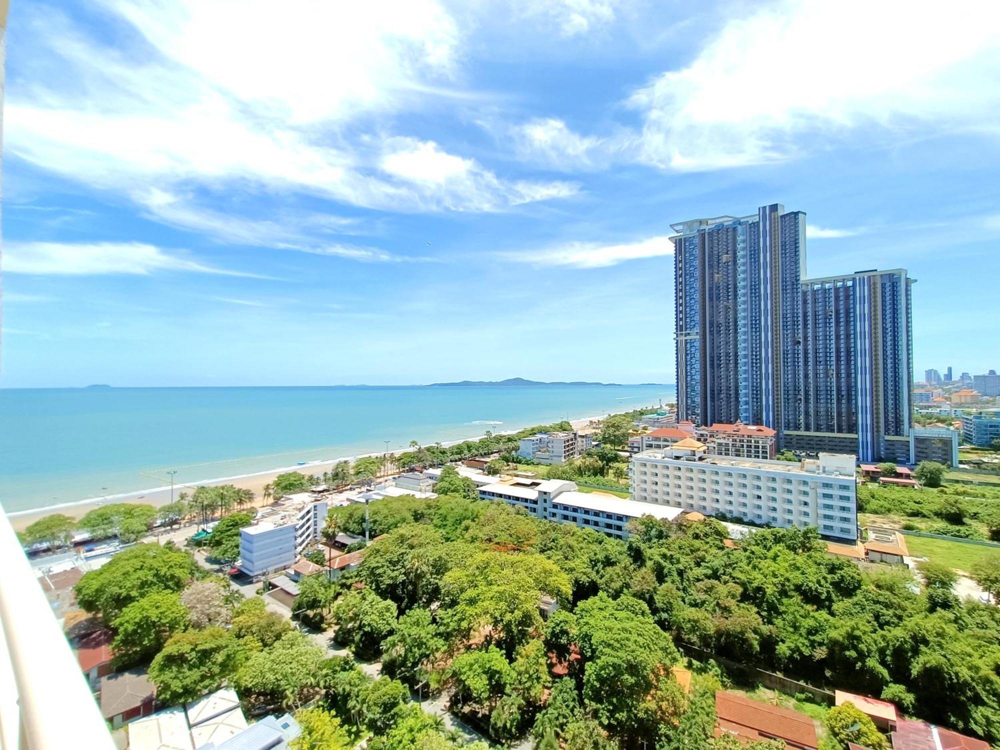 Sea View Beachfront Condos Pattaya Jomtien Beach Exterior photo