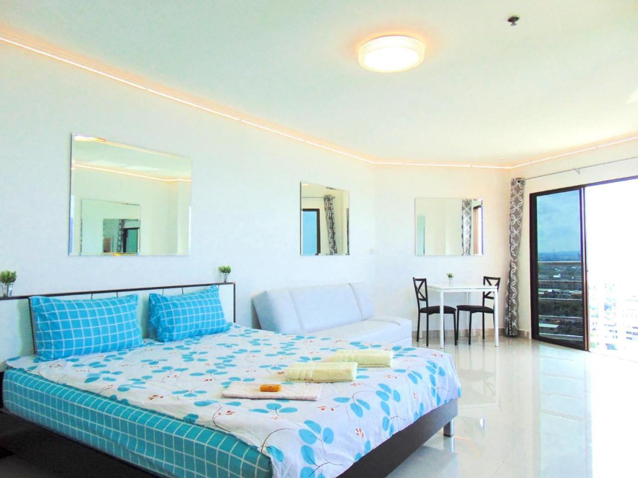 Sea View Beachfront Condos Pattaya Jomtien Beach Exterior photo
