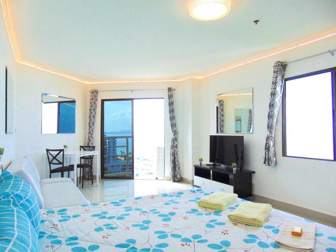 Sea View Beachfront Condos Pattaya Jomtien Beach Exterior photo