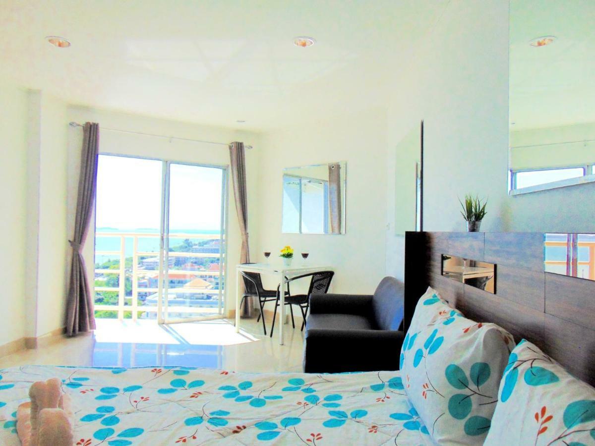Sea View Beachfront Condos Pattaya Jomtien Beach Exterior photo